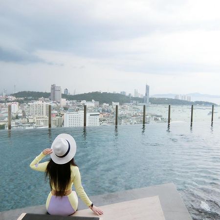 Llx Apartments At The Base Condo Pattaya Exteriör bild