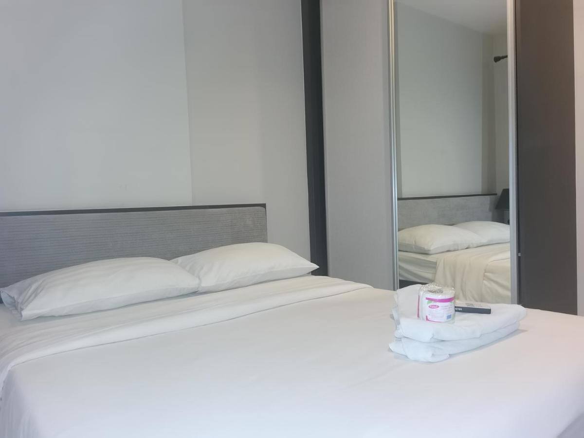 Llx Apartments At The Base Condo Pattaya Exteriör bild