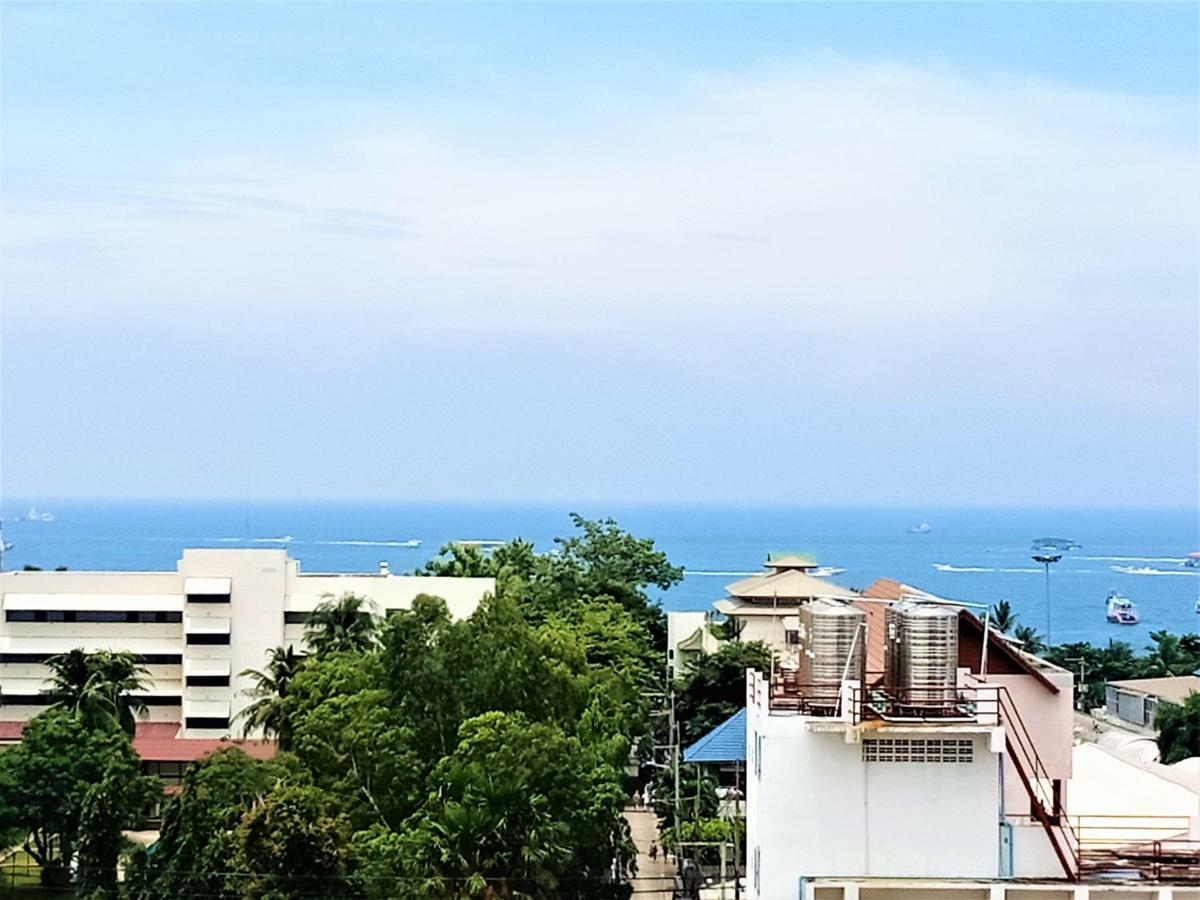 Llx Apartments At The Base Condo Pattaya Exteriör bild