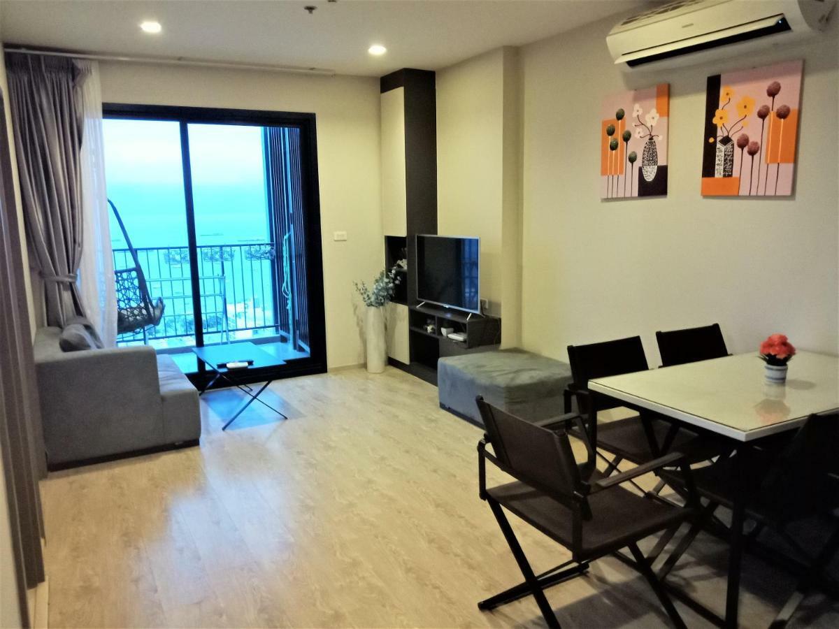 Llx Apartments At The Base Condo Pattaya Exteriör bild