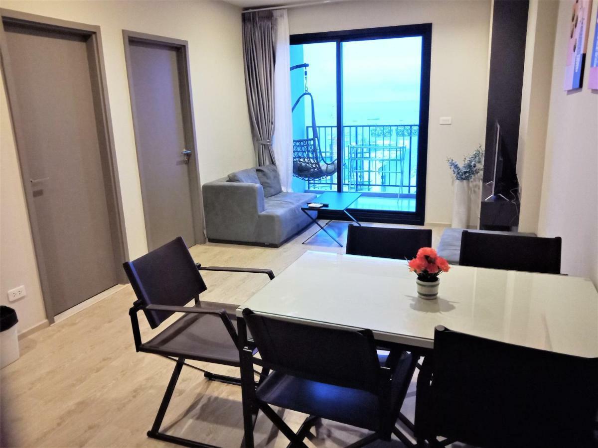 Llx Apartments At The Base Condo Pattaya Exteriör bild